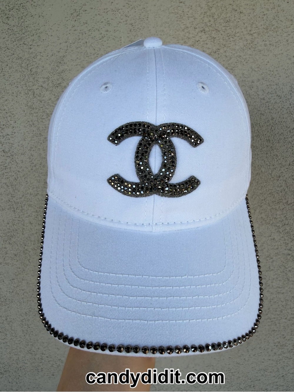 Stylish White Handmade Crystal-Embellished Baseball Cap with Interlocking Logo - Picture 4 of 11